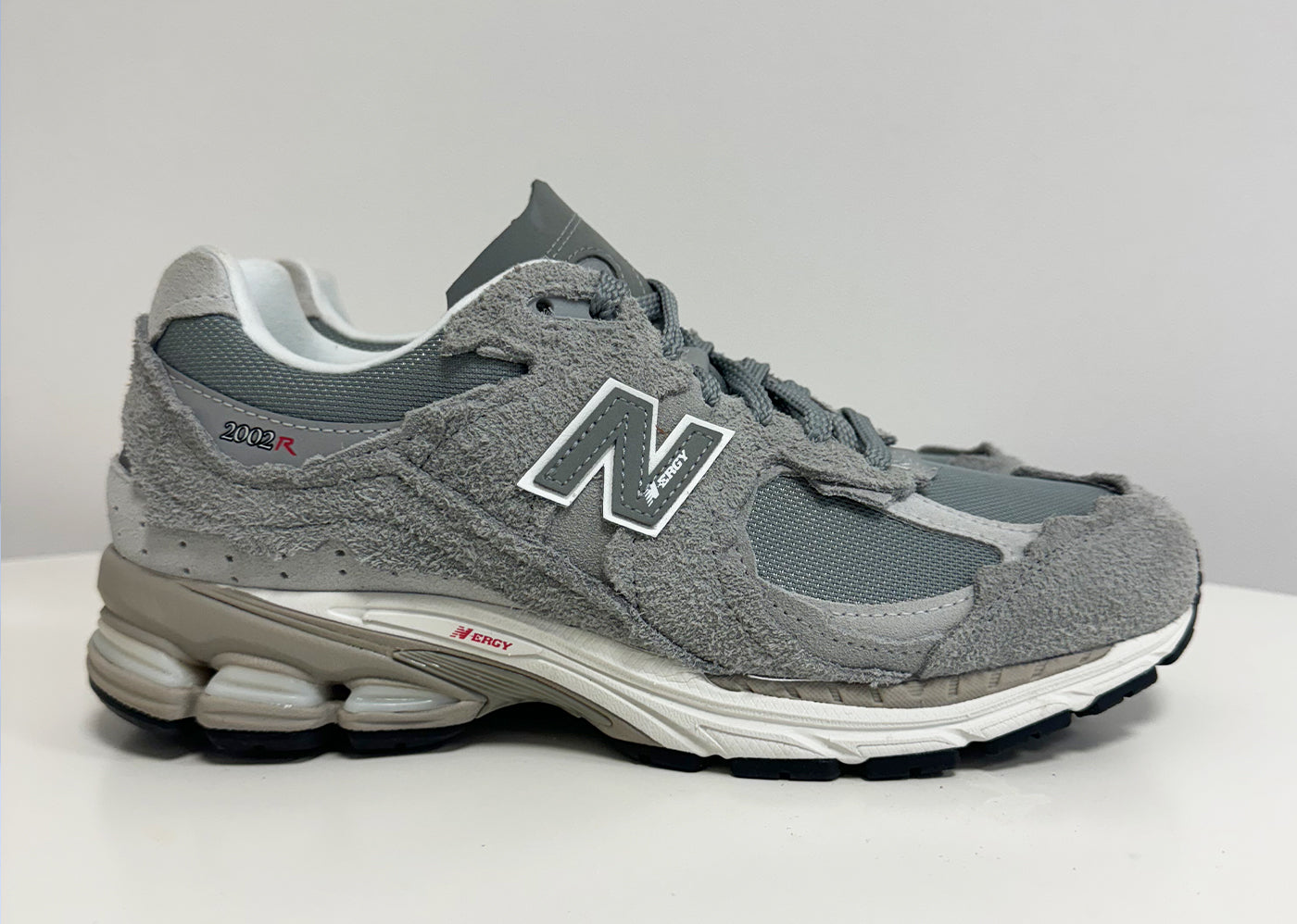 Second Chance - New Balance 2002R Protection Pack Grey (2023) - 42 | USED